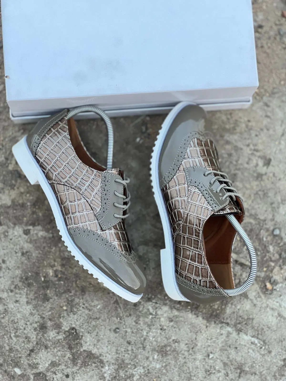 Laced brogue