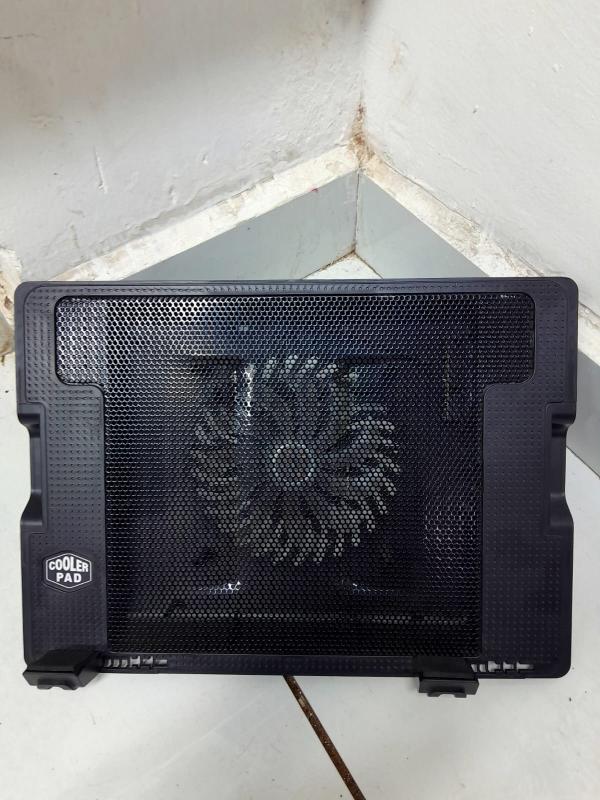Laptop stand