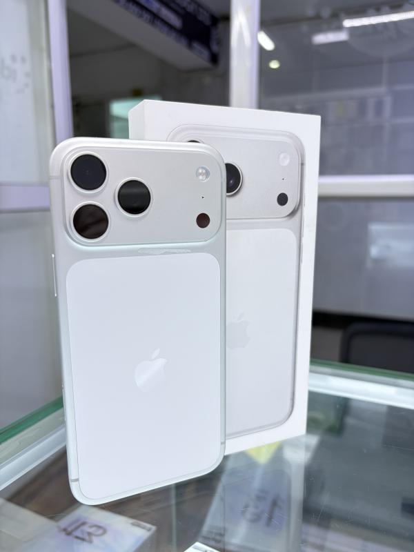 IPHONE 17 PRO MAX