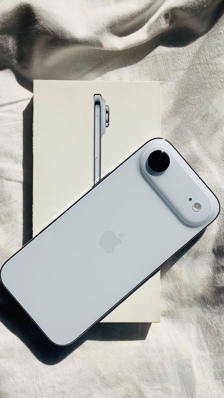 Image 2 of IPHONE 17 AIR
