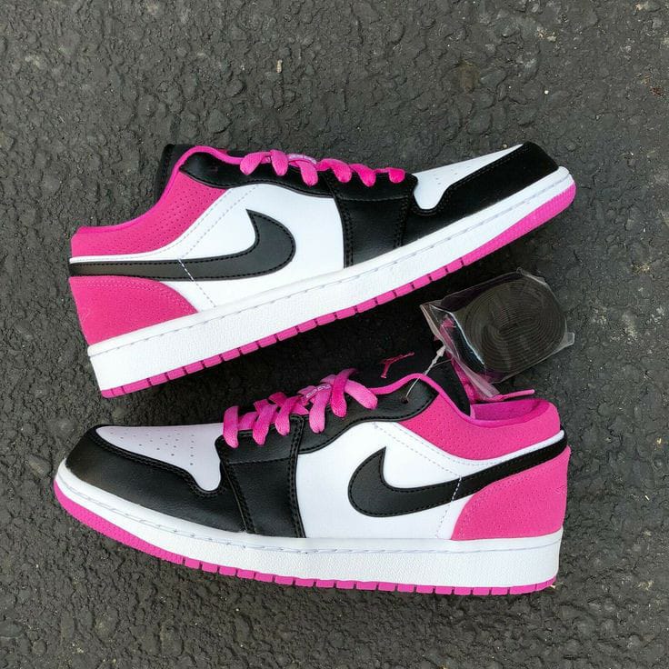 Thumbnail of Jordan 1 low 4