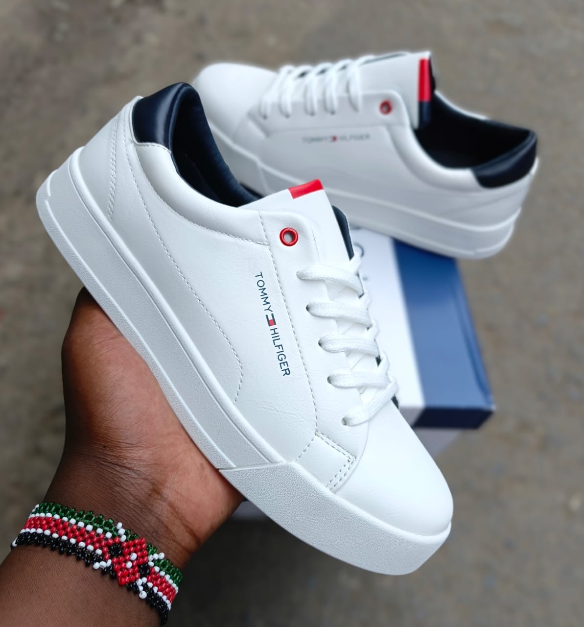 Thumbnail of tommy hilfiger 3