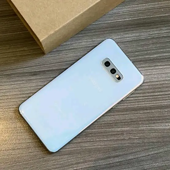 Image 3 of Samsung galaxy s10e